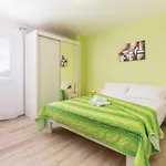 4 Bedroom Gorgeous In Pićan