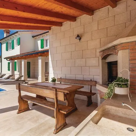 4 Bedroom Gorgeous In *