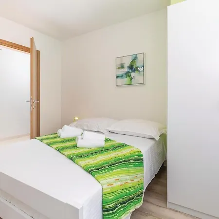 Holiday home 4 Bedroom Gorgeous In *