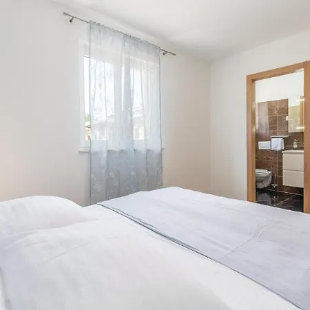 4 Bedroom Gorgeous In *