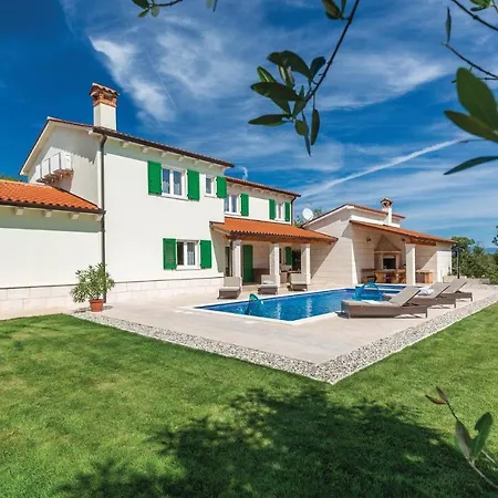 4 Bedroom Gorgeous In