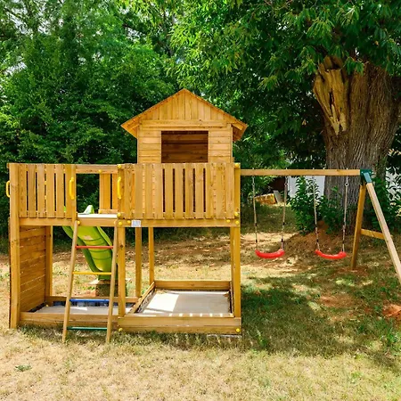Holiday home 4 Bedroom Gorgeous In